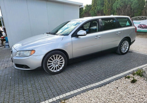 Volvo V70 cena 28500 przebieg: 235120, rok produkcji 2009 z Łańcut małe 529